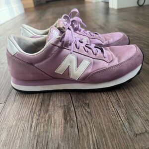 New Balance Women's Pink/Purple Sneakers Size 8